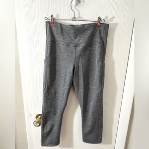 Athleta grey capri leggings, Size small